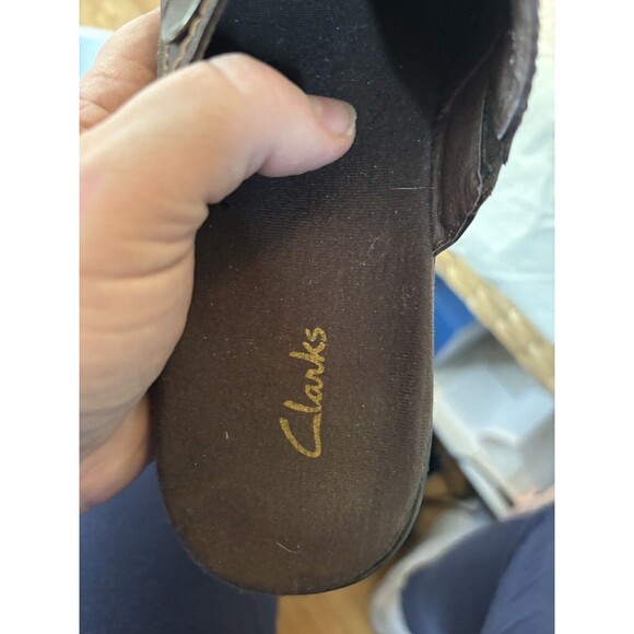 Clarks Mules Brown women's size 7 with button detail - Picture 4 of 8